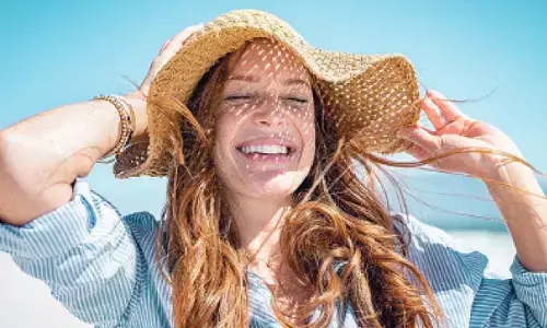 Summer Makeup Tips: Stay Fresh, Lightweight & Glowing!