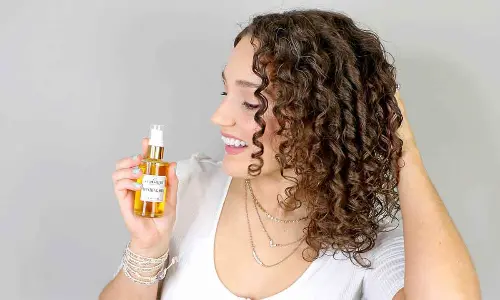 Top 5 Natural Hair Oils for Healthy, Bouncy Curls
