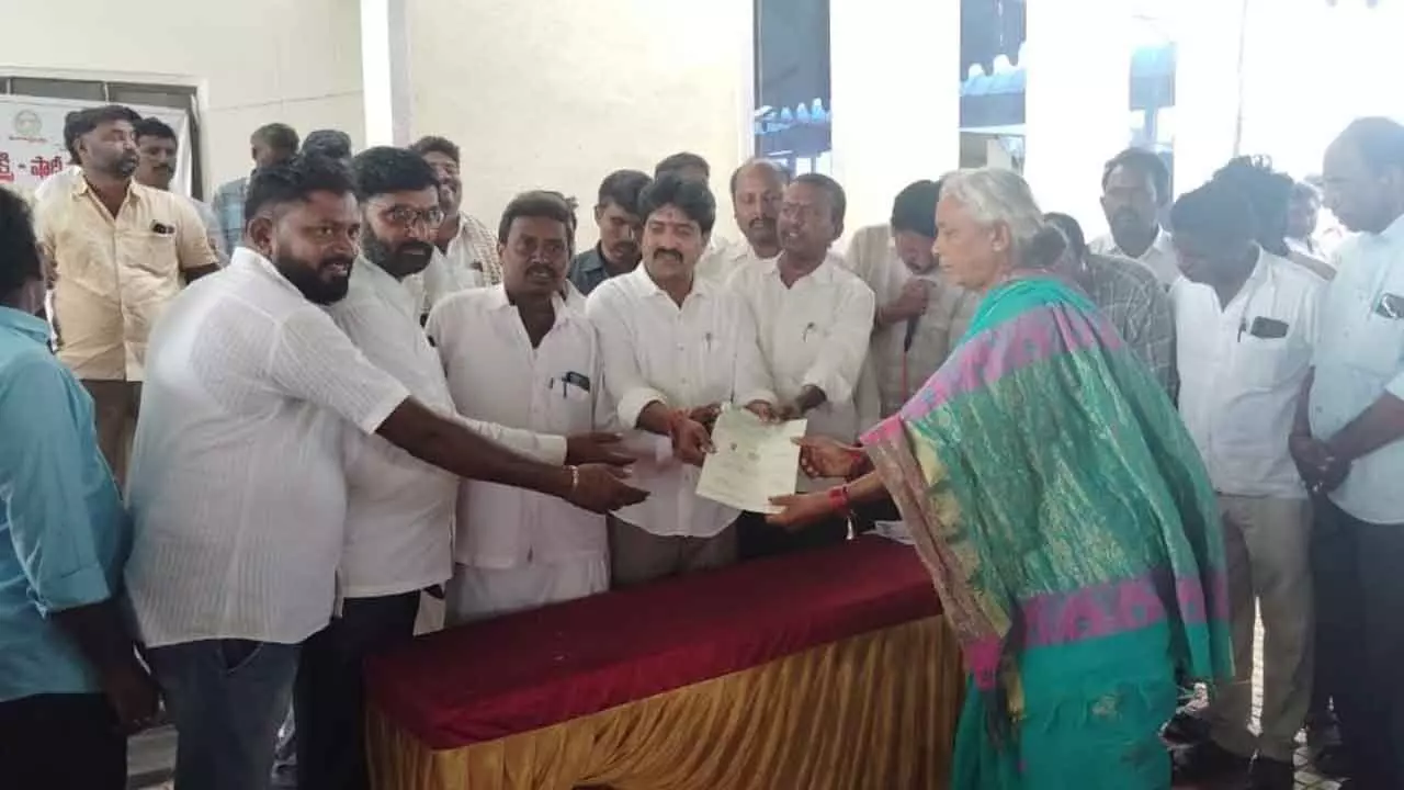 Alampur MLA Vijayudu Distributes ₹3.46 Crore Under Welfare Schemes
