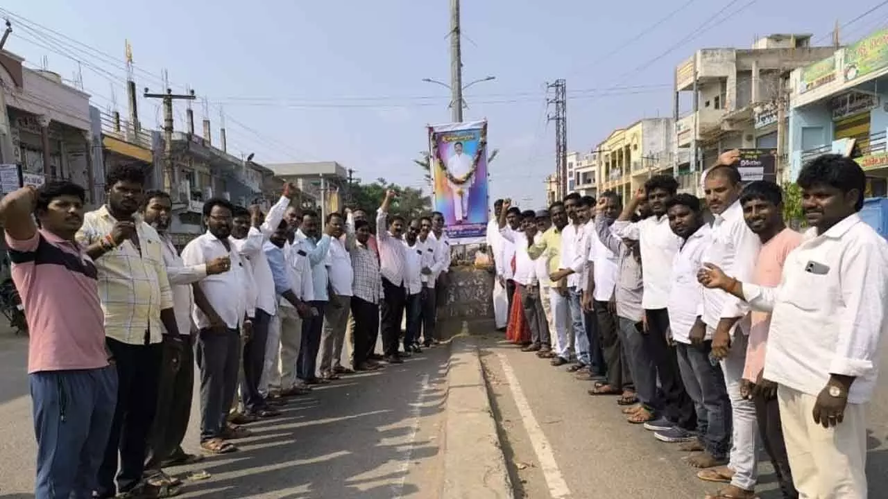 Former MPP Pulakurthi Tirumal Reddy’s Third Death Anniversary Commemorated in Aija Former MPP Pulakurthi Tirumal Reddy’s Third Death Anniversary Commemorated in Aija