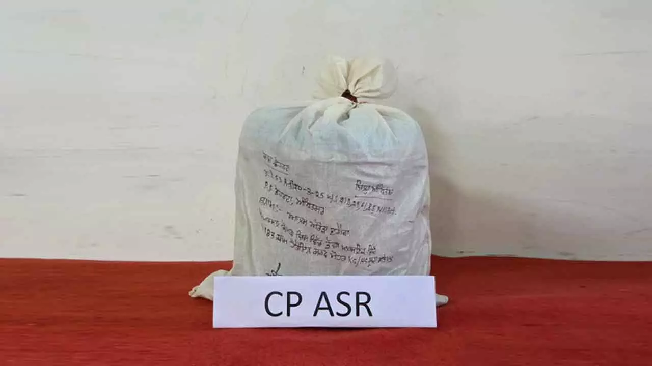 Woman drug trafficking kingpin, who donned police uniform, held in Punjab Woman drug trafficking kingpin, who donned police uniform, held in Punjab