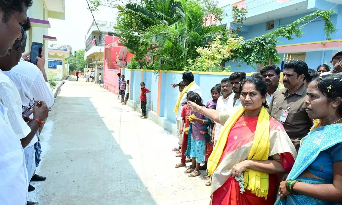 Handloom cluster will be set up in Somandepalle mandal soon Handloom cluster will be set up in Somandepalle mandal soon