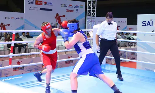 Reigning Champion Minakshi Defeats Nitu Ghanghas in Clash of Titans at Women’s Nationals