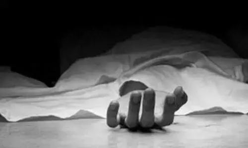 Two sisters die of food poisoning