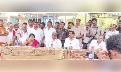 Make Jyoti Utsavam a success, Minister tells officials