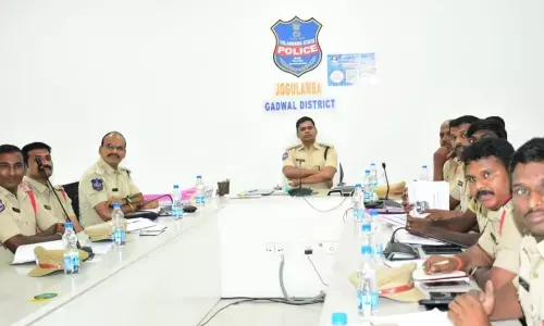 Jogulamba Gadwal SP Holds Monthly Crime Review Meeting, Emphasizes Swift Investigations & Stronger Law Enforcement