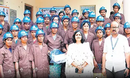 Women Masons To Construct Indiramma Houses! MBNR becomes 1st district to train women in masonry