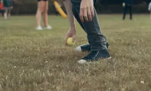 Tech Bats: How Gadgets Help Beginners Love Cricket
