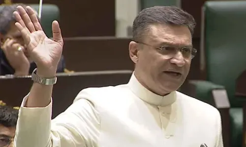 Akbar urges govt to pass resolution against Wakf Bill