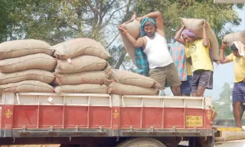 Uttam reviews preps for rice issuance event on March 30