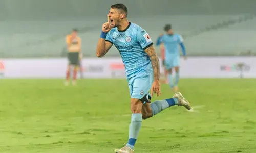 ISL 2024-25: Mumbai seek semifinal berth in high-stakes battle against Bengaluru