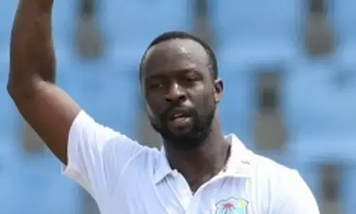 Kemar Roach returns to Surrey for first four Championship matches