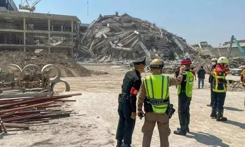 7.7-magnitude earthquake rocks Myanmar, Thailand