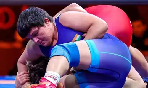 Manisha one win away from gold