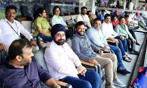 IT Minister watches IPL between DC and SRH