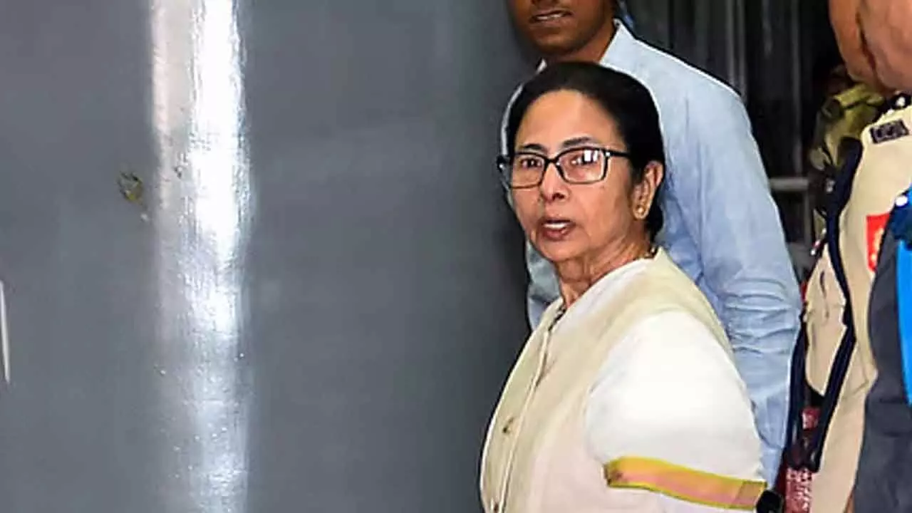 Mamata Banerjee Calls For Unity, Slams BJPs Divisive Politics At Eid Prayers Mamata Banerjee Calls For Unity, Slams BJPs Divisive Politics At Eid Prayers