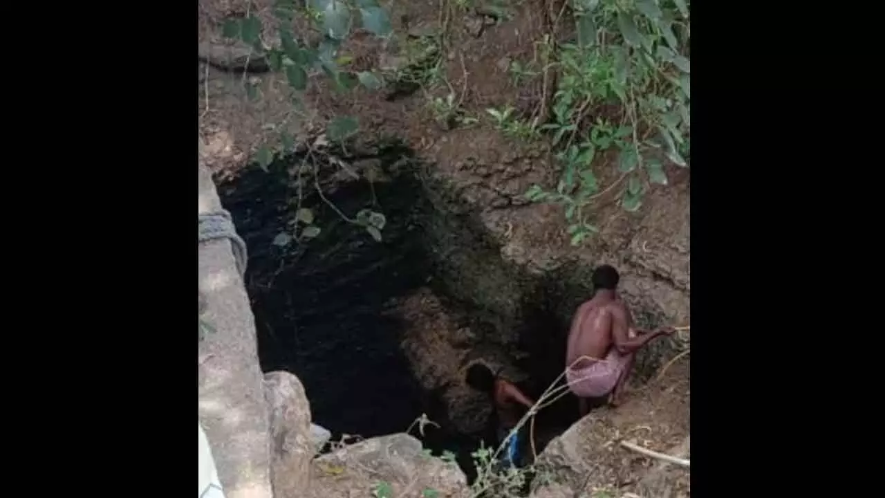 Karnataka bank theft: Stolen gold found in remote well in Tamil Nadu, six arrested Karnataka bank theft: Stolen gold found in remote well in Tamil Nadu, six arrested