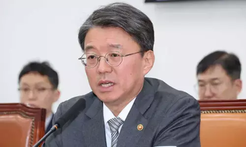 South Korean Constitutional Court justices reviewing Yoons impeachment case with extra care: Court official