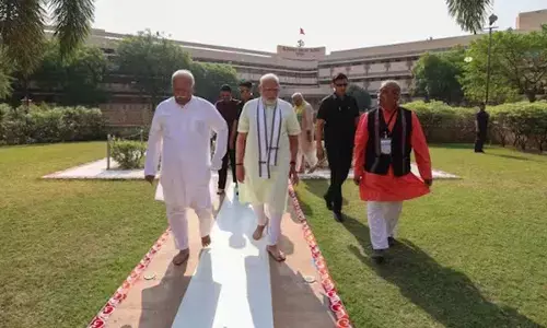 PM Visited RSS Office To Announce Retirement Plan