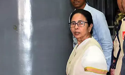 Mamata Banerjee Calls For Unity, Slams BJPs Divisive Politics At Eid Prayers