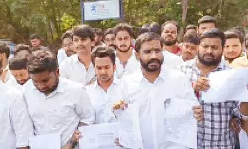Cong MLC slams KTR’s double standards over UoH protest