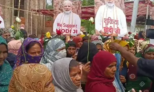 Bhopal’s Muslims burst firecrackers in support of Waqf (Amendment) Bill