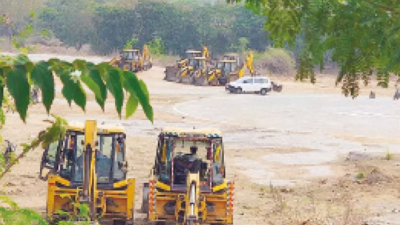 HC halts work on 400-acre land parcel till today HC halts work on 400-acre land parcel till today
