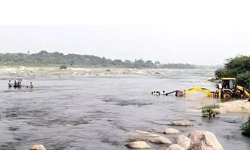 Two Rescued After Being Stranded in Musi River Near Chaitanyapuri