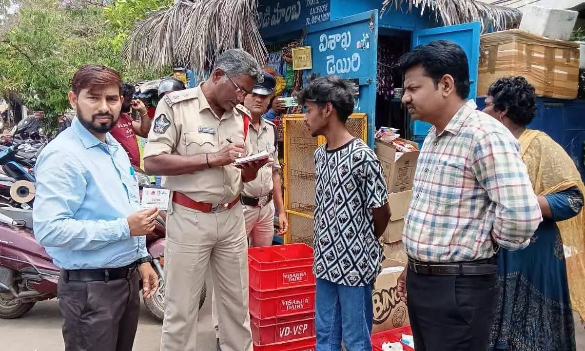 City police creating awareness at commercial outlets on the ban of tobacco products near the educational institutions City police creating awareness at commercial outlets on the ban of tobacco products near the educational institutions