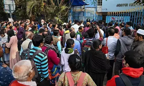 SC invalidates appointment of 25,753 teachers in Bengal schools