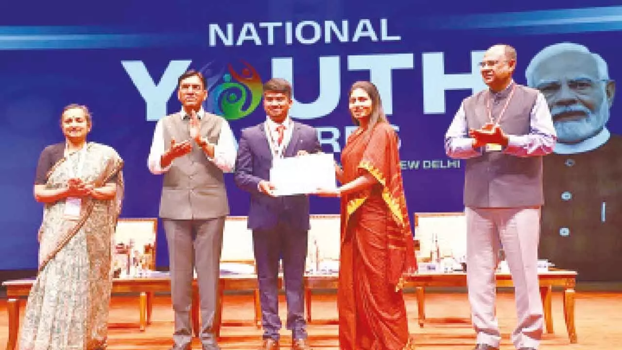 Kalwakurthy lad receives ‘National Youth Award’ Kalwakurthy lad receives ‘National Youth Award’