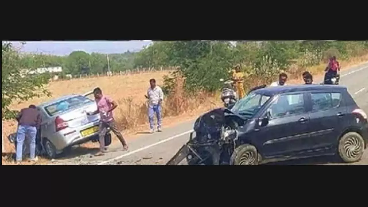 Deputy Collector dies in Andhra road accident Deputy Collector dies in Andhra road accident