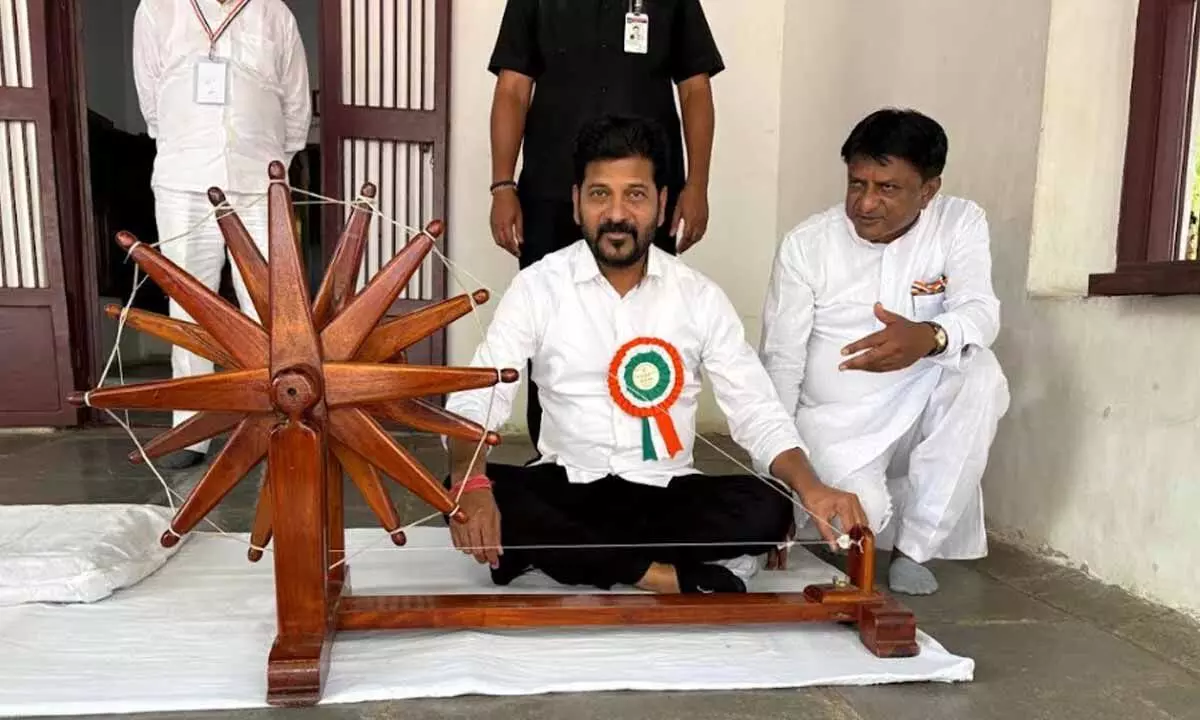 Telangana Chief Minister Revanth Reddy Pays Tribute to Mahatma Gandhi at Sabarmati Ashram Telangana Chief Minister Revanth Reddy Pays Tribute to Mahatma Gandhi at Sabarmati Ashram