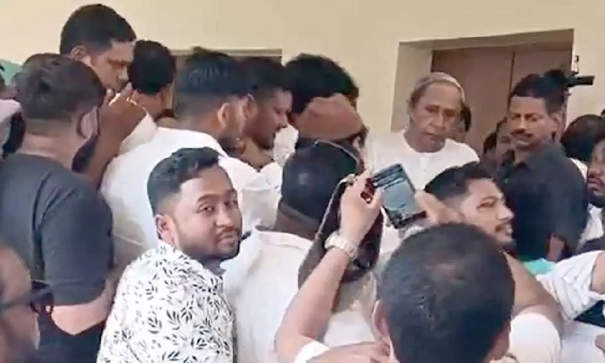 Naveen reaffirms secular commitment