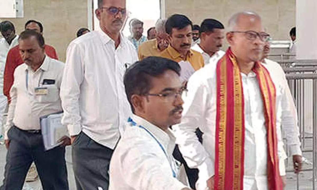 Addl EO inspects PAC-5 building works Addl EO inspects PAC-5 building works