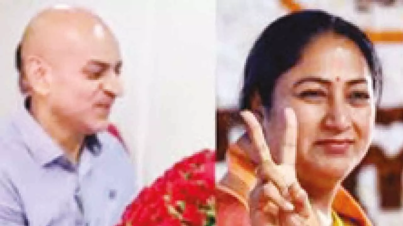 Vikas Anand is new 2nd Secy to Rekha Vikas Anand is new 2nd Secy to Rekha