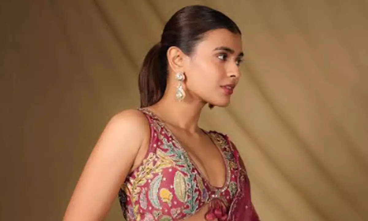 Hebah Patel sets the stage ablaze