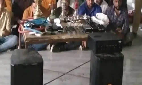 Mujra party busted at holiday farmhouse near Hyderabad: Drugs and alcohol seized