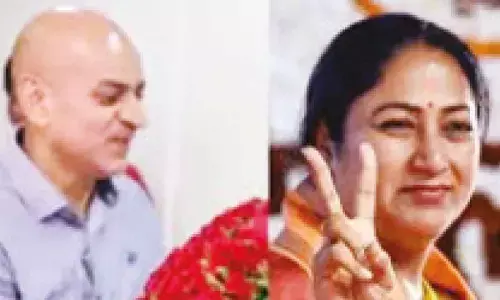 Vikas Anand is new 2nd Secy to Rekha