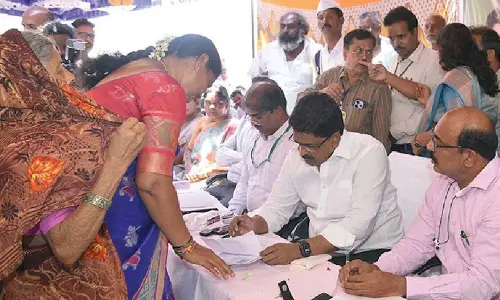 Minister launches spl PGRS in Uravakonda constituency