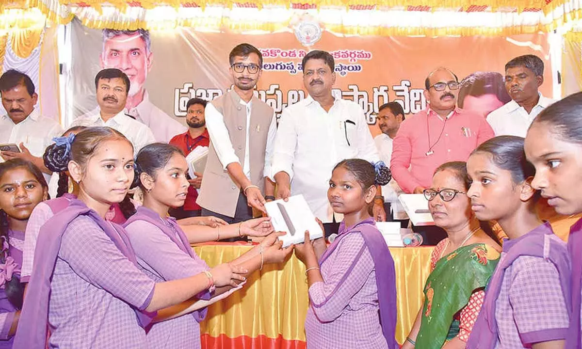 Payyavula stresses timely completion of projects Payyavula stresses timely completion of projects