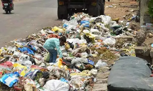 Hyd’bad turns into a garbage city as officials lay in slumber