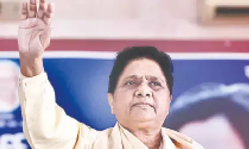 Maya slams UP Govt over triple murder in Fatehpur