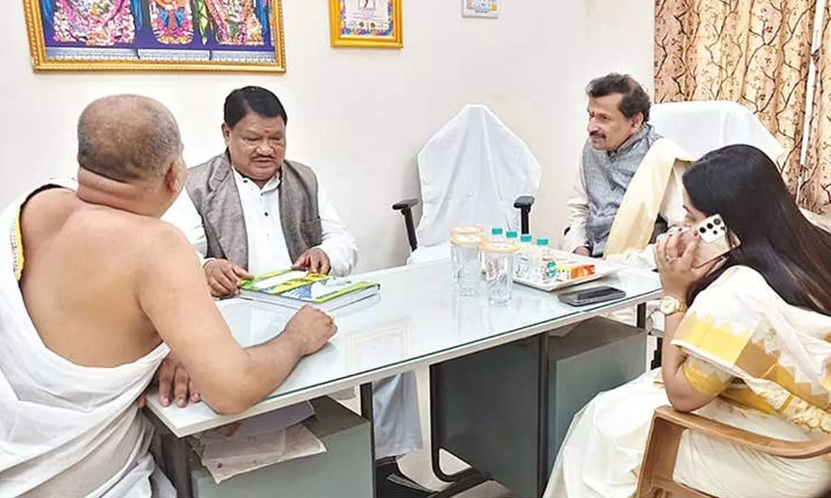 Union Minister Jual Oram visits NSU Union Minister Jual Oram visits NSU