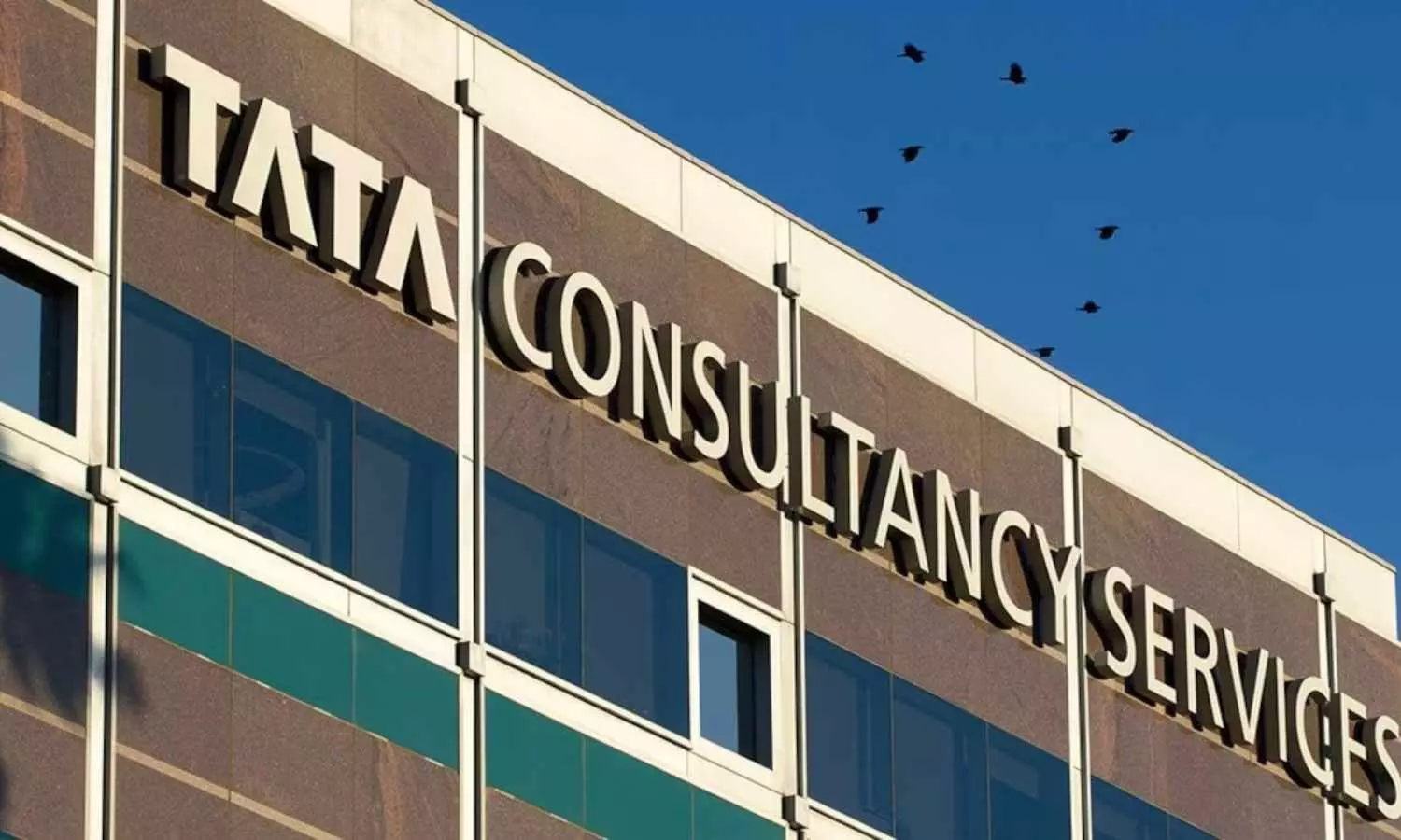 TCS Delays Pay Hikes Amid Weak Q4 Results and Global Uncertainty