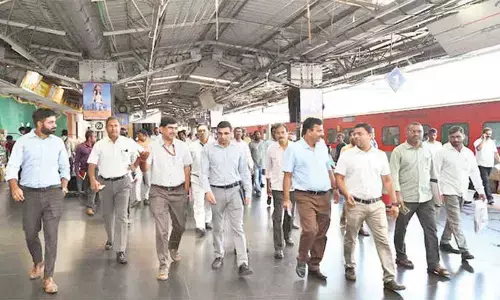 Railway Board addl member inspects Vizag station