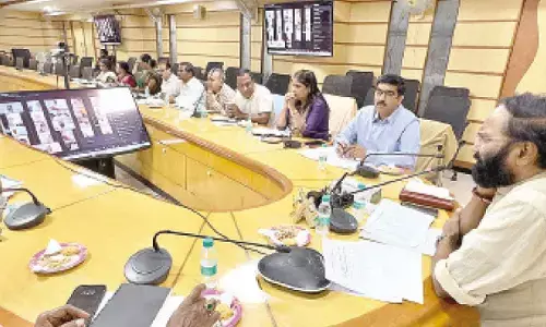 Uttam to public reps: Dine with fine rice beneficiaries a la  CM Revanth
