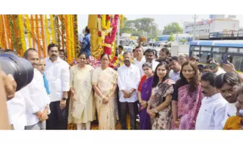 Phule, a great personality who fought for equality: Surekha