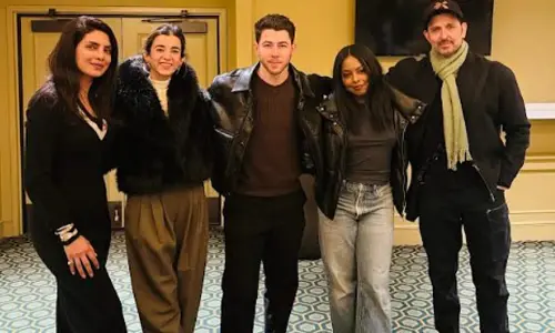 Hrithik Roshan left spellbound by Nick Jonas’ play; thanks Priyanka for ‘fun and food’