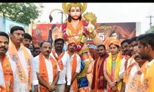 Devotional Fervor Marks Grand Hanuman Shobha Yatra in Gadwal
